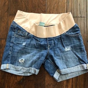 Old Navy Maternity shorts